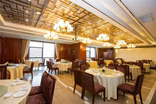 Auspicious Hotel Dining Photos