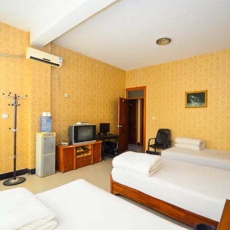 Jinqiao Hotel
