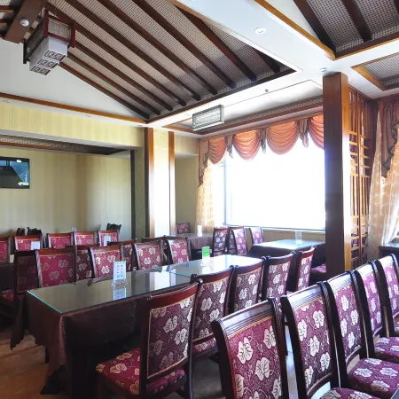 Yunmei Hot Spring Hotel (Caiyun North Road, Guandu District, Kunming)