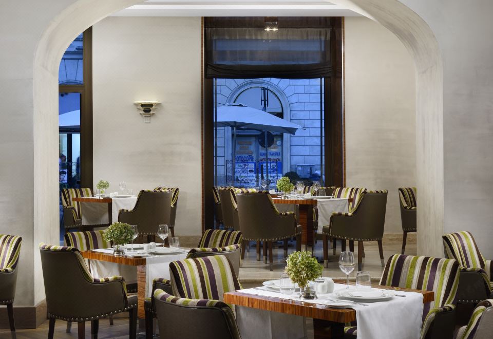 UNA 호텔 데코 로마 위치