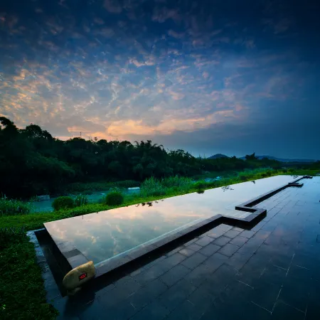 Yunfu Xinxing Chanquan Resort Hotel