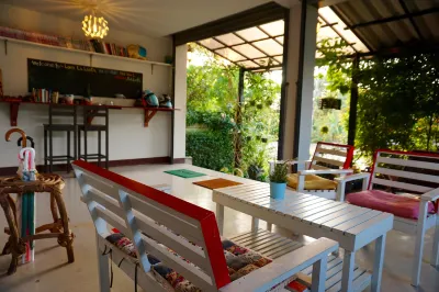 Lom La Lanta Hotels near Thung Yee Pheng Mangrove Forest