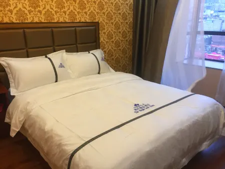 Ziyun Maple Leaf Boutique Hotel Отели рядом с достопримечательностью «Ziyun Getu River Scenic Spot»