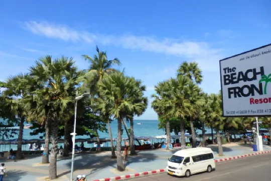 The Beach Front Resort, Pattaya Отели рядом с достопримечательностью «Береговая дорога»
