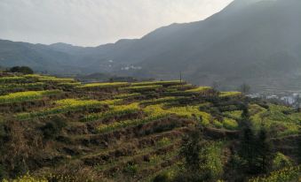 Jiangling Huafeng Inn