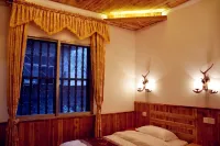 Zaishui Yifang Inn (Zhaoping Huangyao Ancient Town Longzhu) - 2-Star