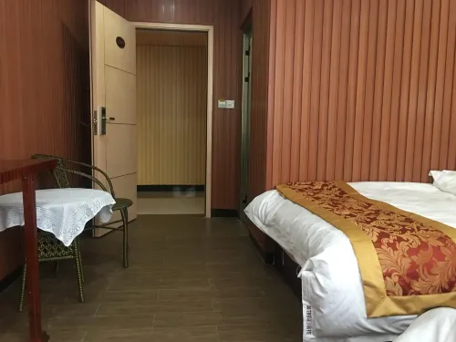 Zhaoping Huangyao Holiday Inn - Inns