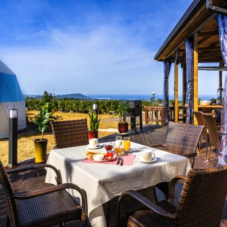 Jeju Starlight Glamping Отели рядом с достопримечательностью «Курорт и гольф-клуб Everis»