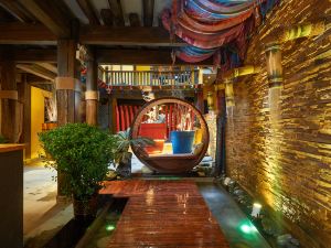 Jiumi Snow Mountain courtyard homestay