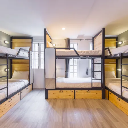 X9Hostel Отели рядом с достопримечательностью «Станция метро Phra Ram 9»