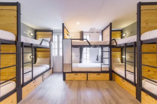 X9Hostel Hotel berhampiran G Tower