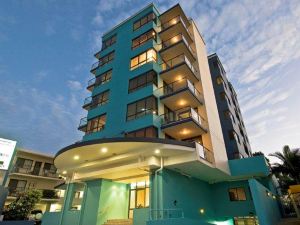 Aqualine Apartments on the Broadwater