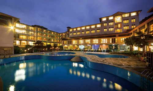 Lushan Zuishi Hot Spring Resort Hotel
