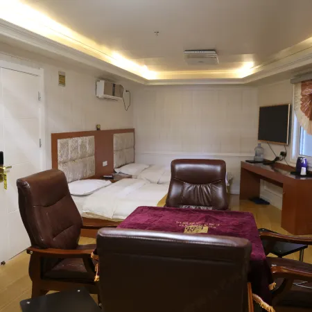 Gaolan Jiangdong Hotel