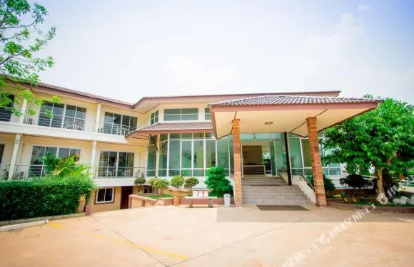 普茹縣春天之愛奈達酒店