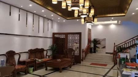 Pingle Gold Coast Hotel