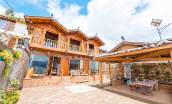 Lugu Lake Yuanrongju Lake View Inn