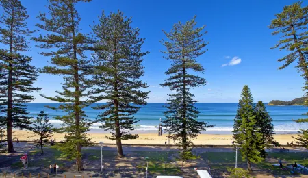 Manly Paradise Motel & Apartments Отели в г. Clontarf