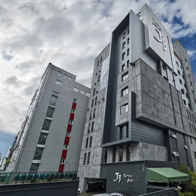 JB設計飯店 海·溫達附近的飯店