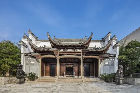 Ahn Luh Zhujiajiao