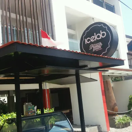 Primera Hotel Seminyak Отели рядом с достопримечательностью «Пляж Дабл-Сикс»