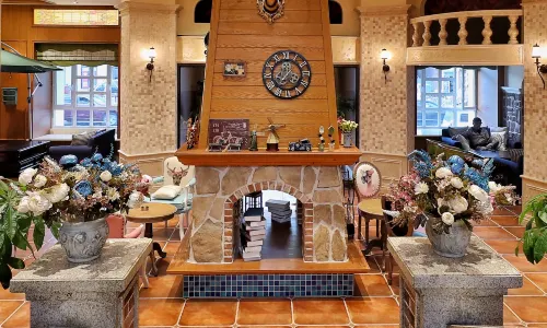 Yake Town Holiday Hotel
