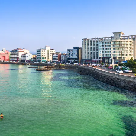 Aimi Jeju Beach Hotel Hamdeok Отели рядом с достопримечательностью «Пляж Хамдеок»