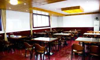 Xinchuan Hotel (Sanbao Shop of Tao Xi Chuan, Jingdezhen)