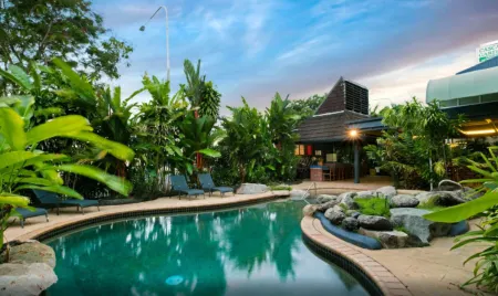 Cascade Gardens Отели рядом с достопримечательностью «Кэрнс Эспланаде Лагун»