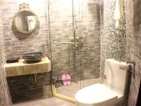 上海泉湾印象主题酒店 - 豪华大床房