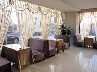 Qinghua Business Hotel