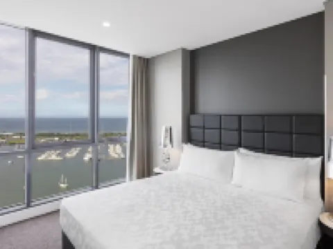 Meriton Suites Southport Hotels in Southport