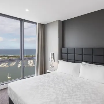 Meriton Suites Southport Отели рядом с достопримечательностью «Саутпорт»