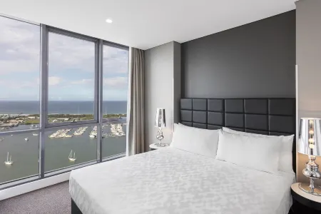 Meriton Suites Southport