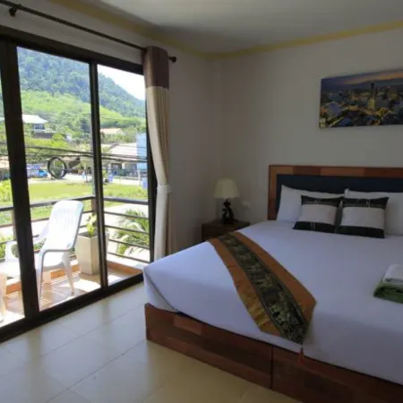 Lanta at Home