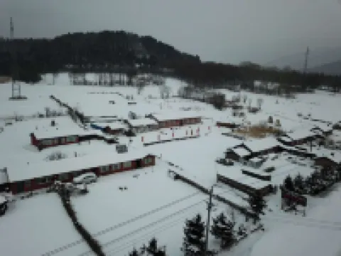 Xuegu Dingzihan Shishang Guest House