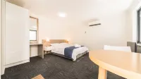 Batavia Apartments فنادق في Inglewood