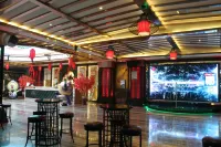 Baoli Hotel (Zhaoqing Qixingyan Archway)