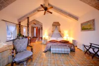 Yiren Waterfront Holiday Courtyard Hotels in Yulong