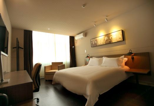 Jinjiang Inn select wuxi nanchang street huaqing bridge subway station hotel - Housity