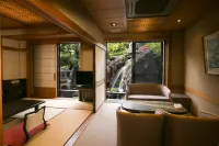 Beautiful Japanese Garden Kagetsu Hotels in 