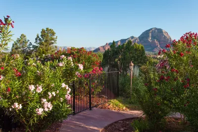 A Sunset Chateau Hôtels à proximité de : Tlaquepaque Arts & Shopping Village