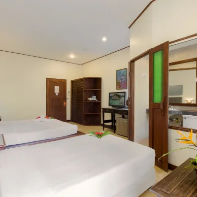 Baan Panwa Resort Отели рядом с достопримечательностью «Залив Макхам»