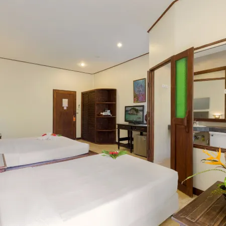 Baan Panwa Resort Отели рядом с достопримечательностью «Смотровая башня Khao-Khad»