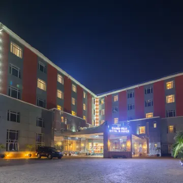 Grand Pela Hotel & Suites Hotels near Jabi Park