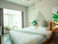 重庆摩曼度假公寓 - 轻奢一室一厅三床房