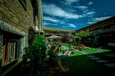 藏韻溫泉別院 稻城亞丁機場附近的飯店
