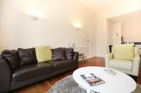 Crown Apartments by Week2Week 뉴캐슬 호텔