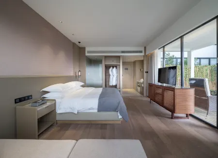 Jade Crystal Hotel (Jiaojiang Ocean World Store)