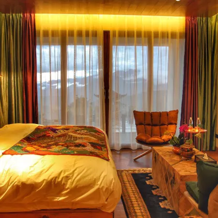 Mainri Snow Mountain Hotel
